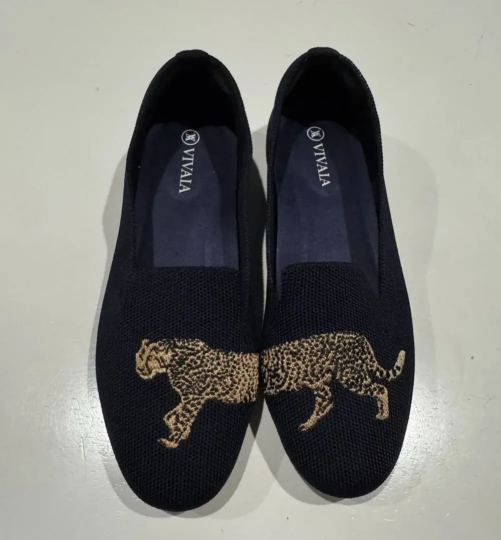 Vivaia NWOB Womens Navy Round Toe Cheetah Embroidered Audrey Flat Loafers 36.5